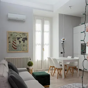 https://lovely-modern-home-in-china-town-area-milan.it-lombardy.com